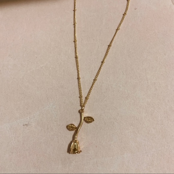 Jewelry - LAST ONE! gold rose necklace✨🌹